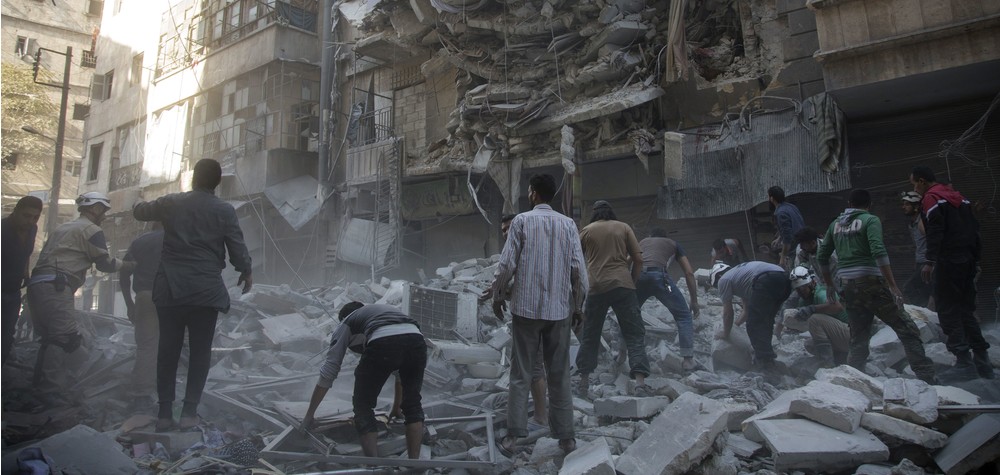 https://amnestyfr.cdn.prismic.io/amnestyfr/cdb7feae16b203525835b04bc32ddbb6324520e2_232957_topshot-syria-conflict-aleppo.jpg